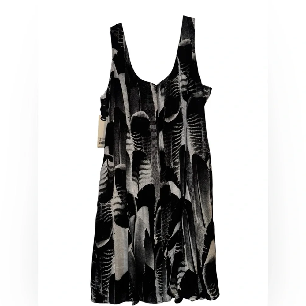 BB Dakota Black and White Feather-Print Lose Dress